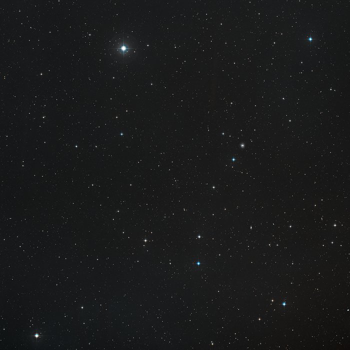 Digitized sky survey image of Abell 370 (ground-based image)