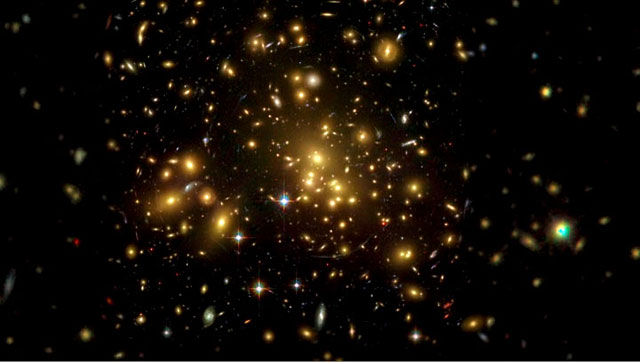 Zoom in on Abell 1689